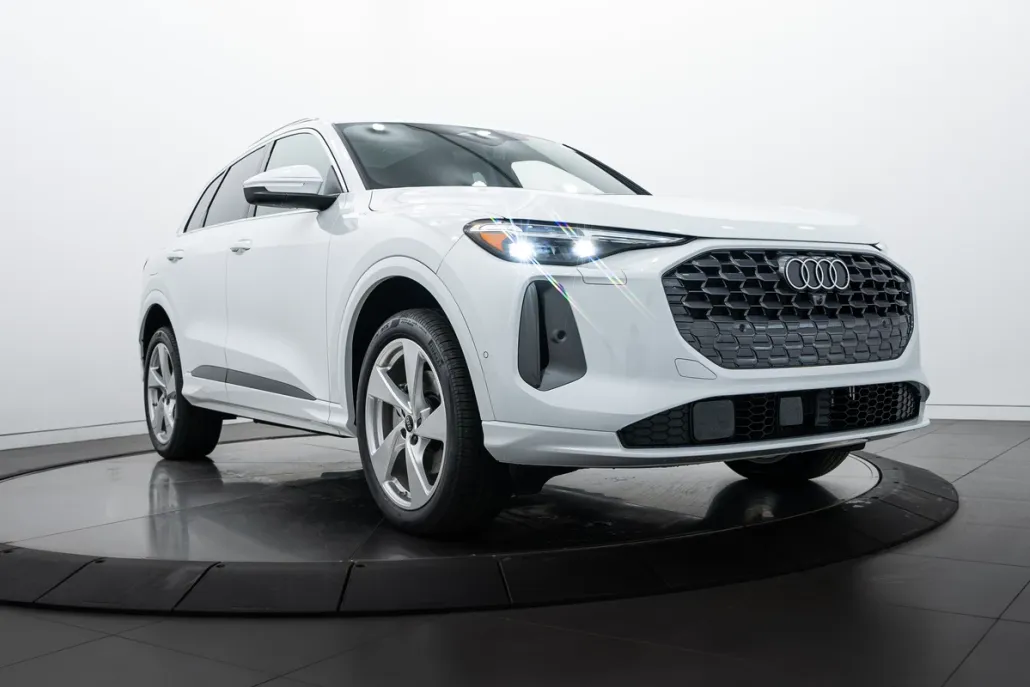 2025 Audi Q5 Premium Plus photo 1