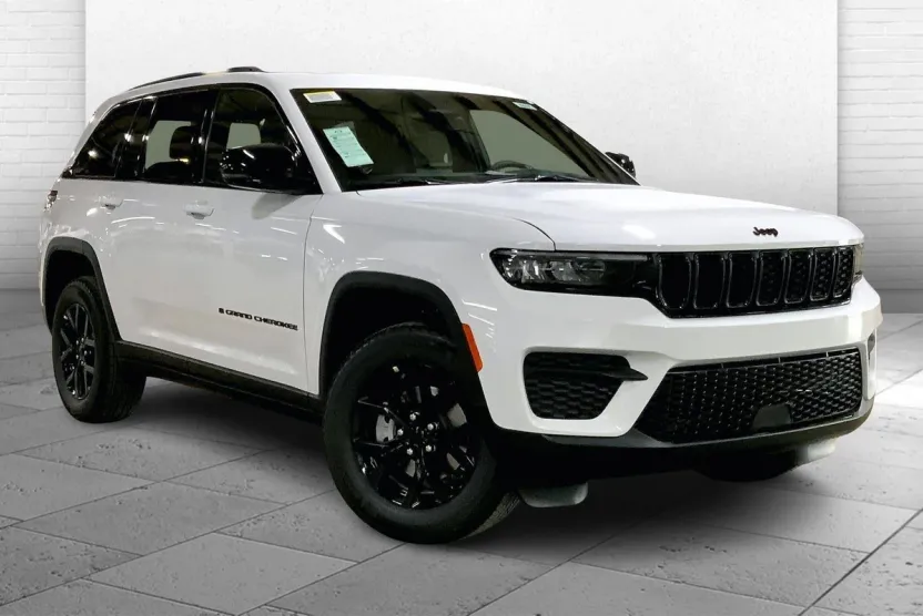 2025 Jeep Grand Cherokee Altitude photo 1