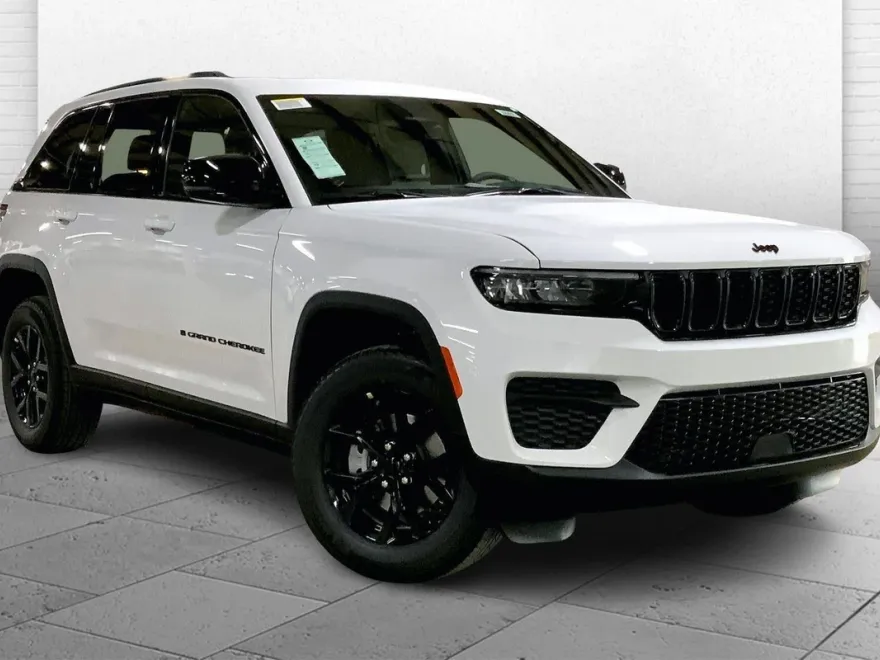 2025 Jeep Grand Cherokee Altitude photo 1