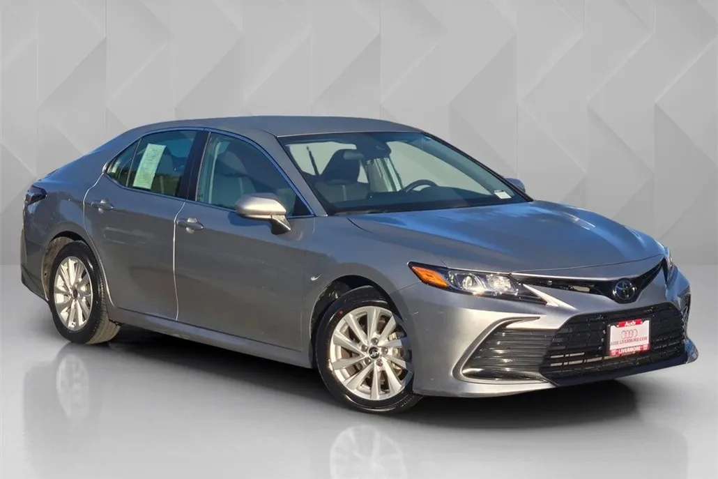 2024 Toyota Camry LE photo 1