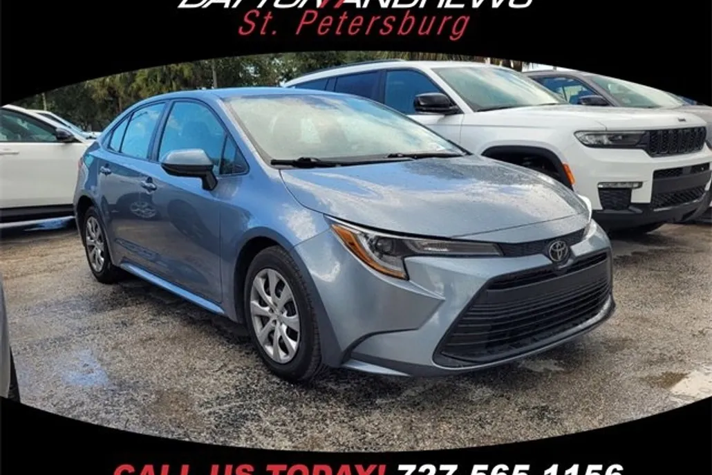 2023 Toyota Corolla LE photo 1