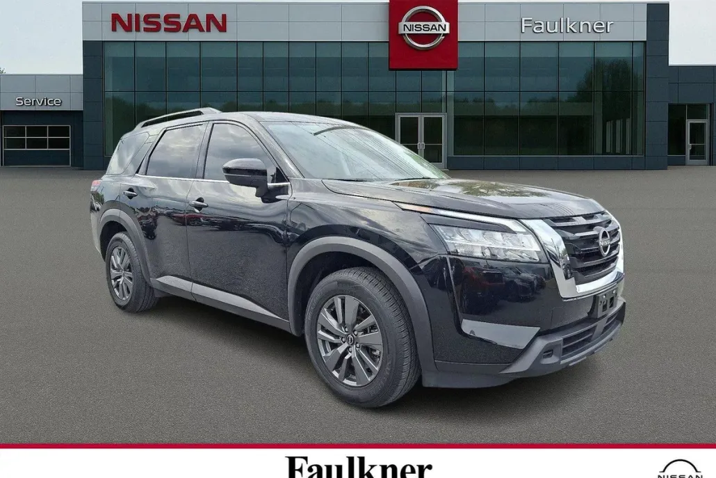 2022 Nissan Pathfinder SV photo 1