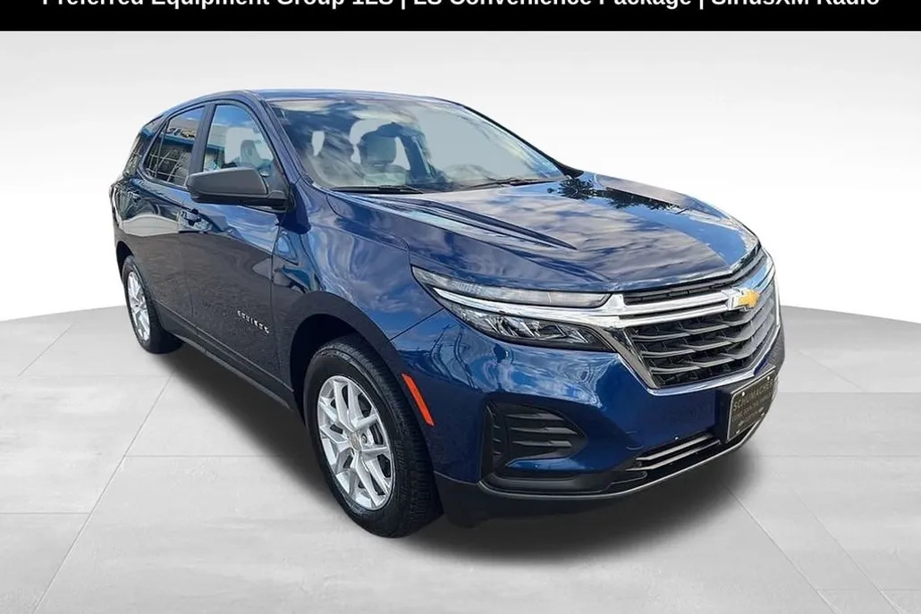 2022 Chevrolet Equinox LS photo 1