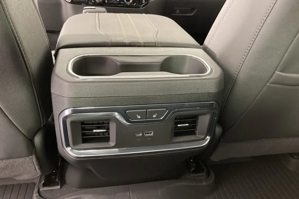 2026 Chevrolet Silverado 1500 High Country photo 1