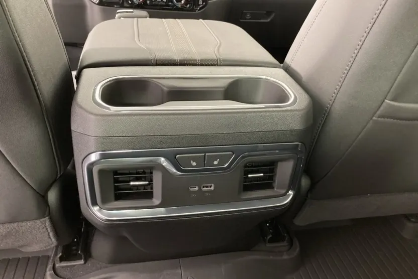 2026 Chevrolet Silverado 1500 High Country photo 1
