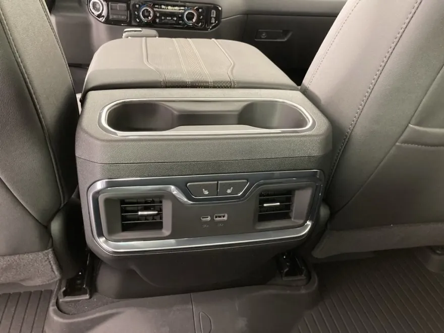 2026 Chevrolet Silverado 1500 High Country photo 1