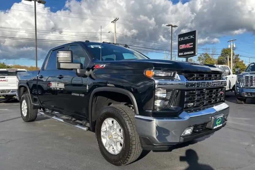 2022 Chevrolet Silverado 2500HD LT photo 1