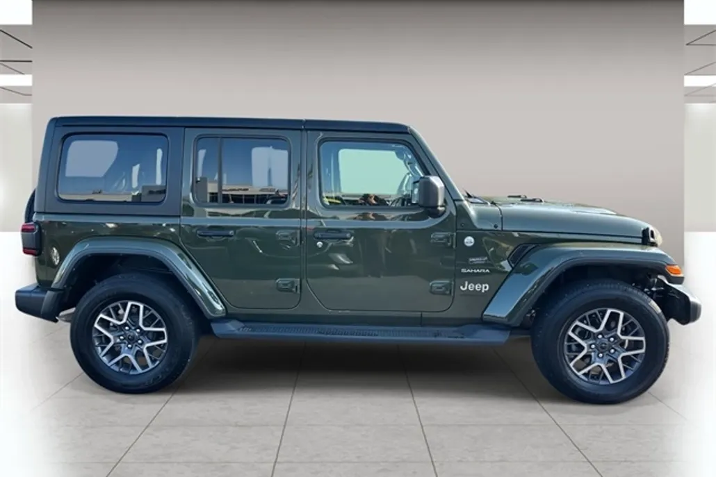 2024 Jeep Wrangler Sahara photo 1
