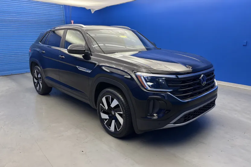 2024 Volkswagen Atlas Cross Sport SE Technology photo 1