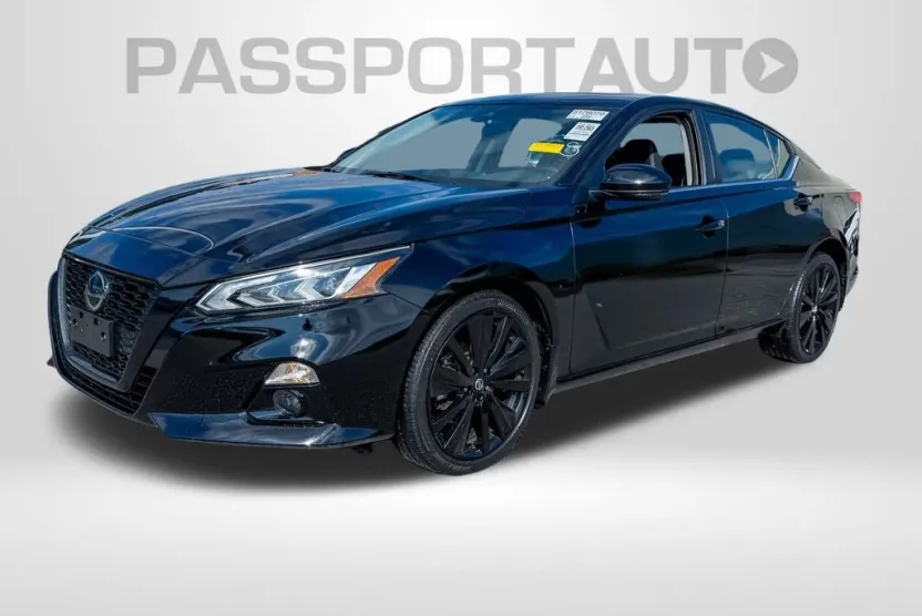 2022 Nissan Altima 2.5 SR photo 1