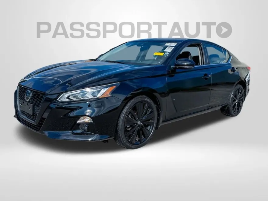 2022 Nissan Altima 2.5 SR photo 1