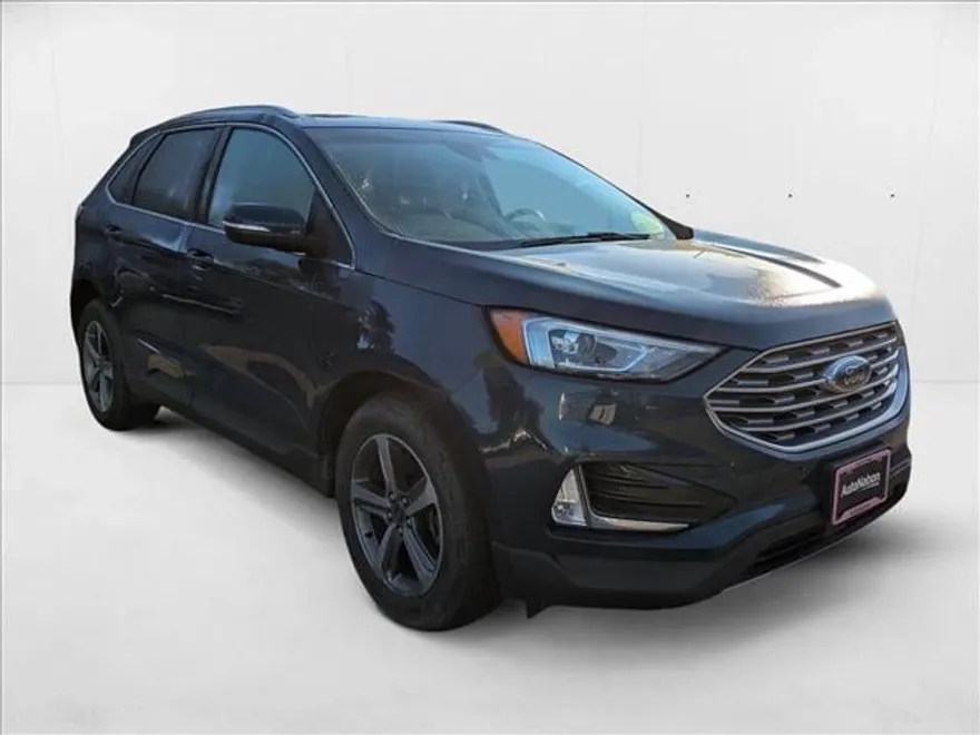 2020 Ford Edge SEL photo 1