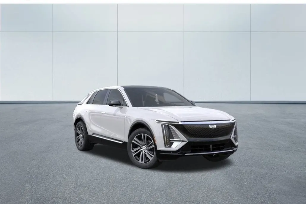 2025 Cadillac Lyriq Luxury photo 1