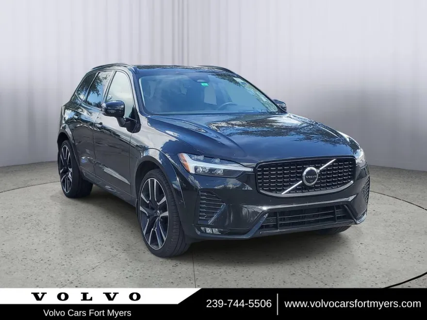 2023 Volvo XC60 Ultimate photo 1