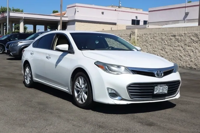 2013 Toyota Avalon XLE photo 1