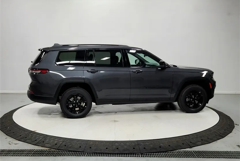 2025 Jeep Grand Cherokee Altitude X photo 1
