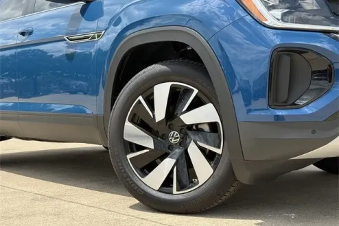 2025 Volkswagen Atlas Cross Sport SE Technology photo 2