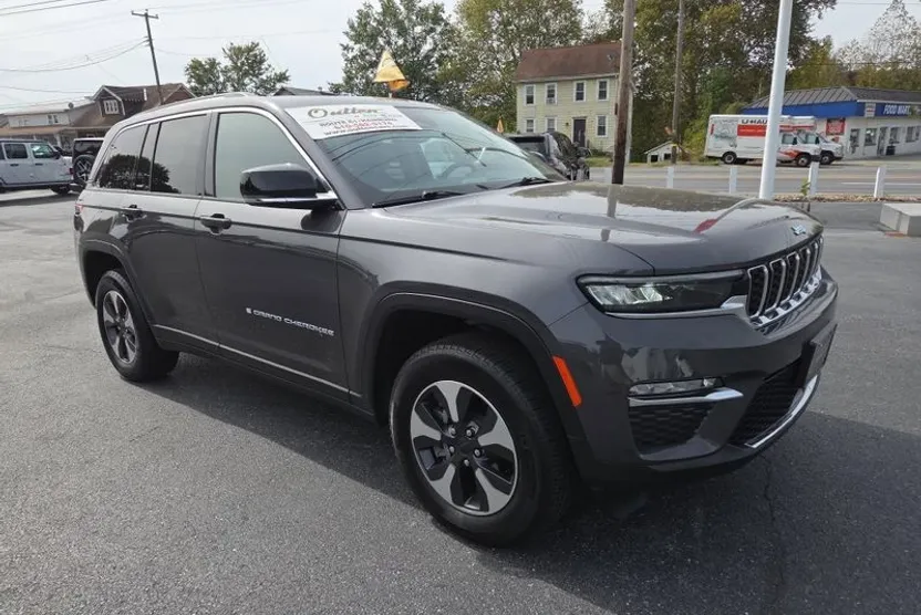 2023 Jeep Grand Cherokee 4xe photo 1