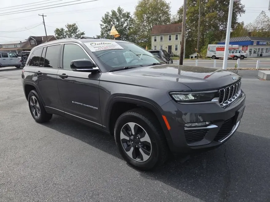 2023 Jeep Grand Cherokee 4xe photo 1
