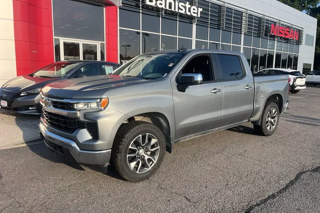 2023 Chevrolet Silverado 1500 LT photo 1