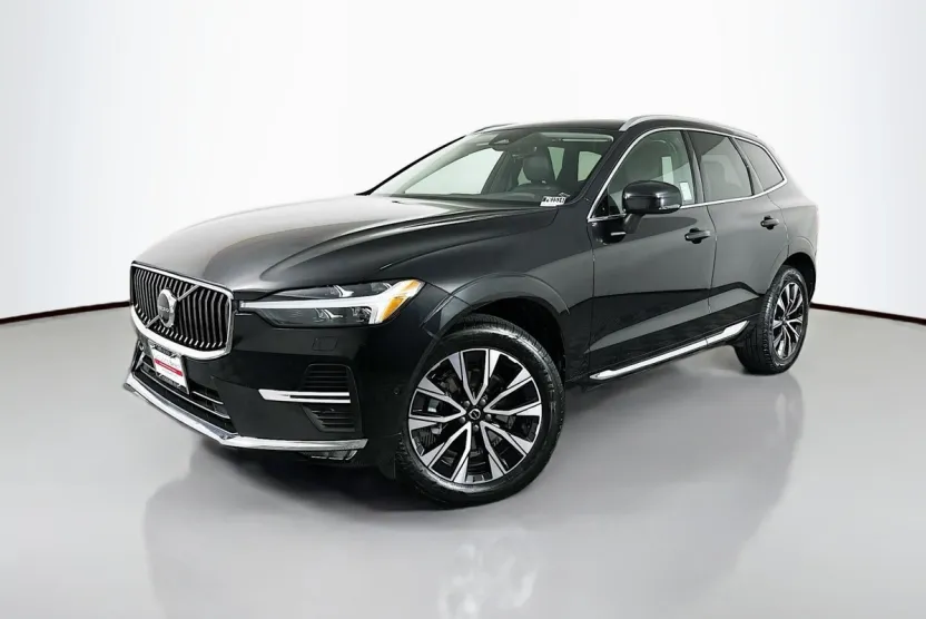 2023 Volvo XC60 Plus photo 1