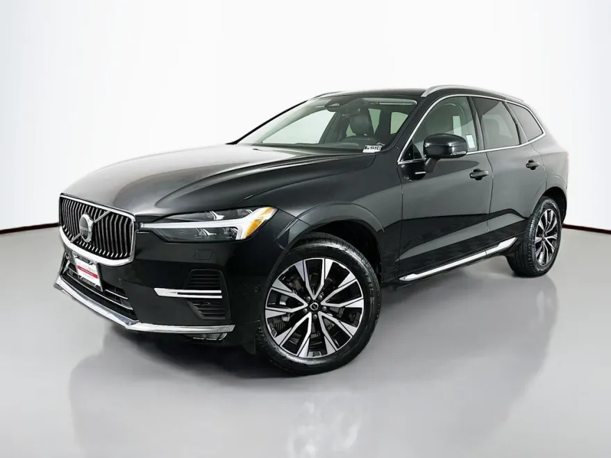 2023 Volvo XC60 Plus photo 1