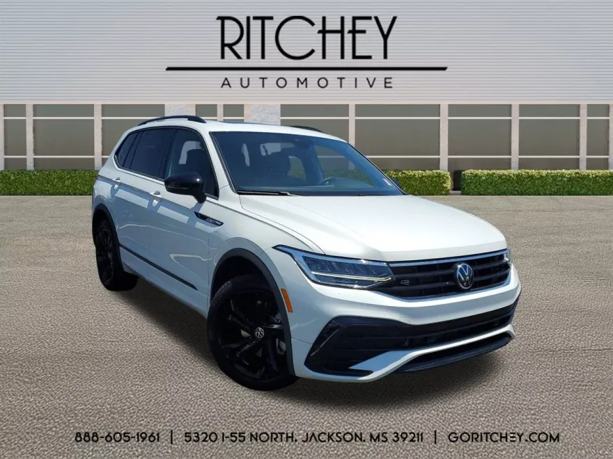 2024 Volkswagen Tiguan SE R-Line Black photo 1