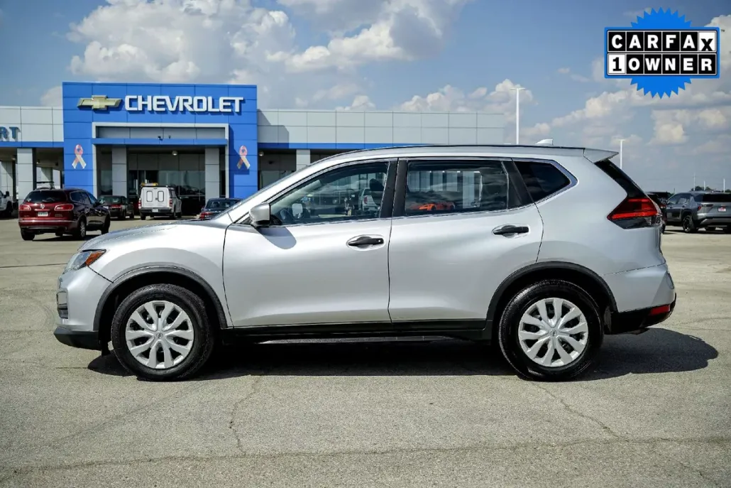2017 Nissan Rogue S photo 1