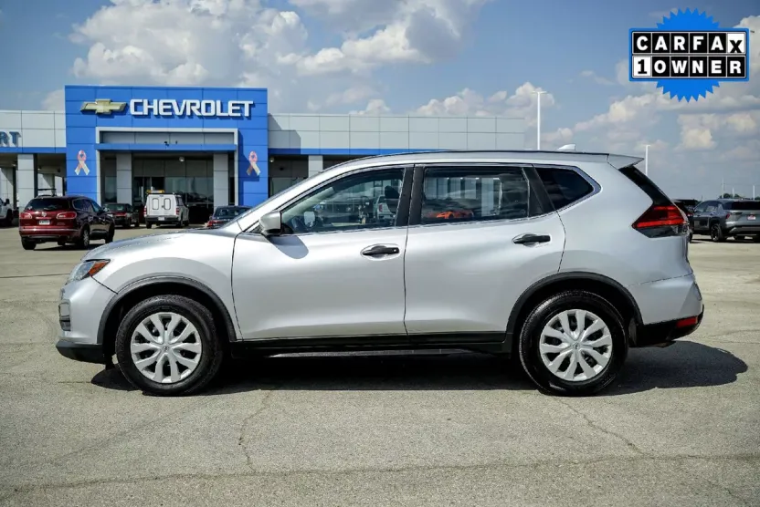 2017 Nissan Rogue S photo 1