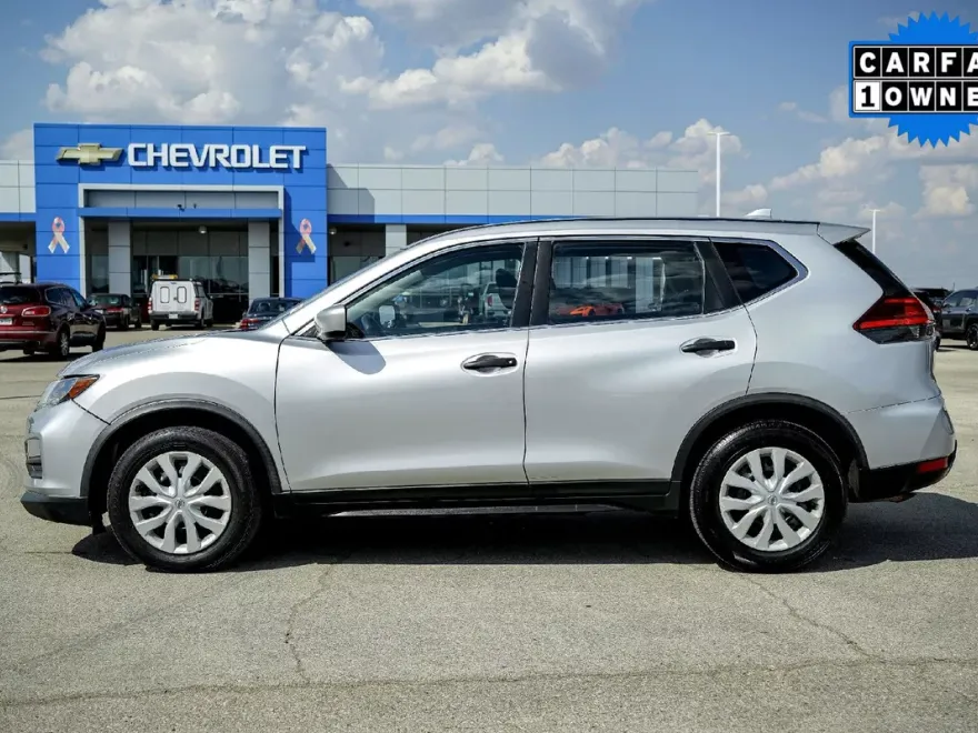 2017 Nissan Rogue S photo 1