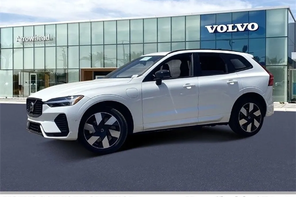 2025 Volvo XC60 Recharge T8 Plus photo 1