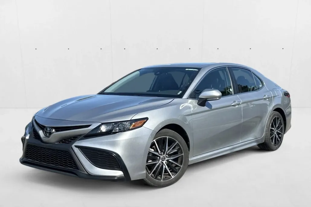 2024 Toyota Camry SE photo 1