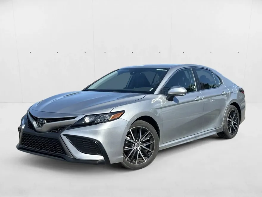 2024 Toyota Camry SE photo 1