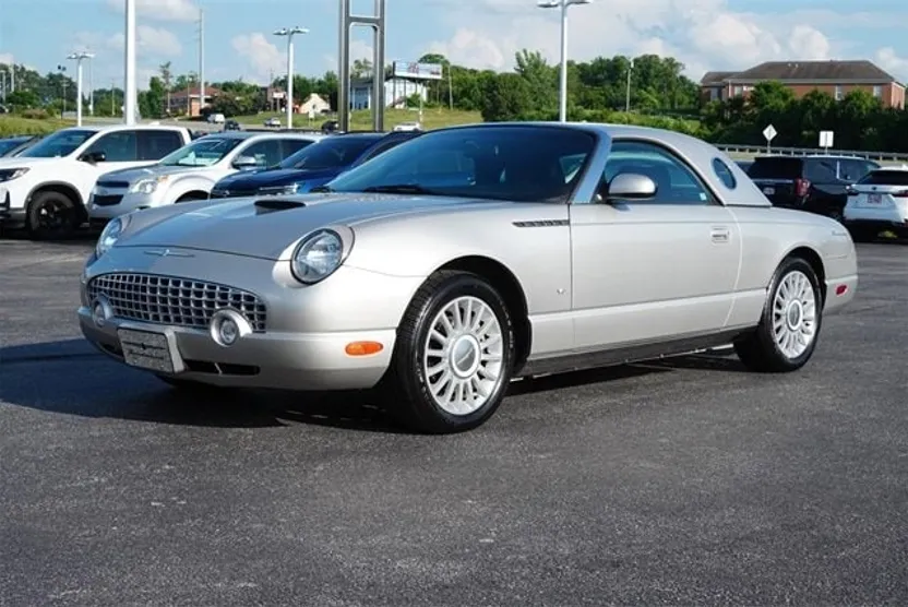 2004 Ford Thunderbird photo 1