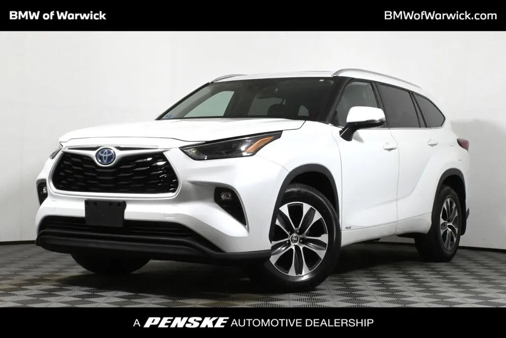 2022 Toyota Highlander Hybrid XLE photo 1