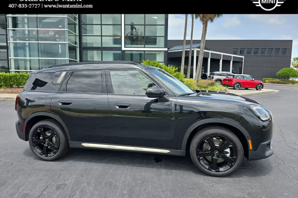 2025 Mini Countryman S ALL4 photo 1