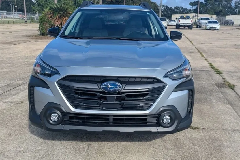 2025 Subaru Outback Premium photo 1