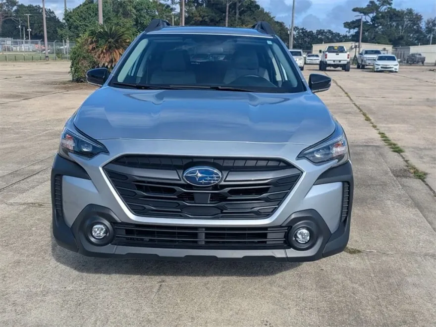 2025 Subaru Outback Premium photo 1
