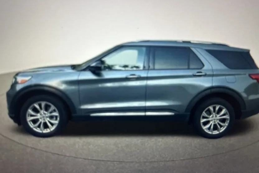 2024 Ford Explorer Limited photo 1