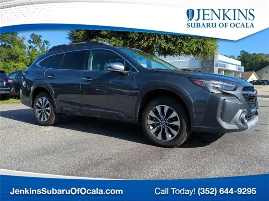 2024 Subaru Outback Touring photo 1