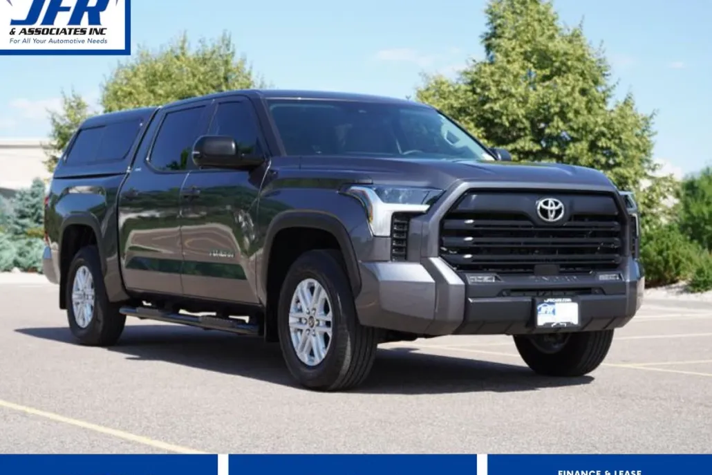 2024 Toyota Tundra SR5 photo 1