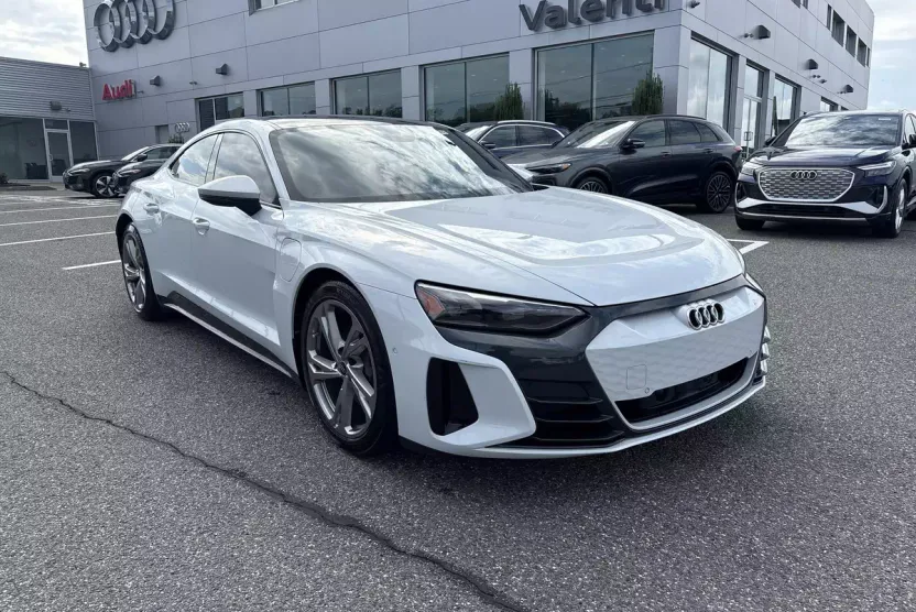 2023 Audi e-tron GT Prestige photo 1