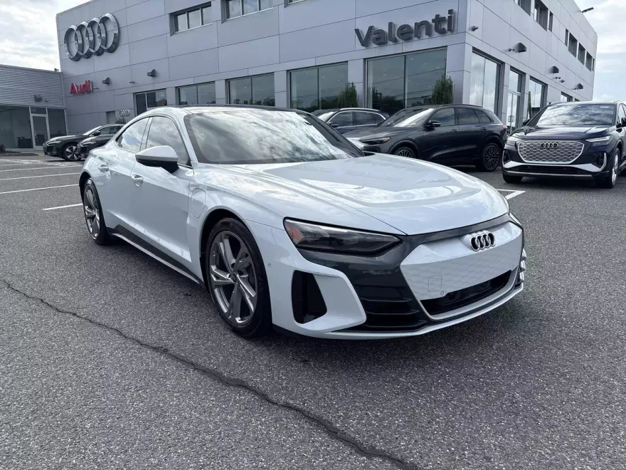 2023 Audi e-tron GT Prestige photo 1