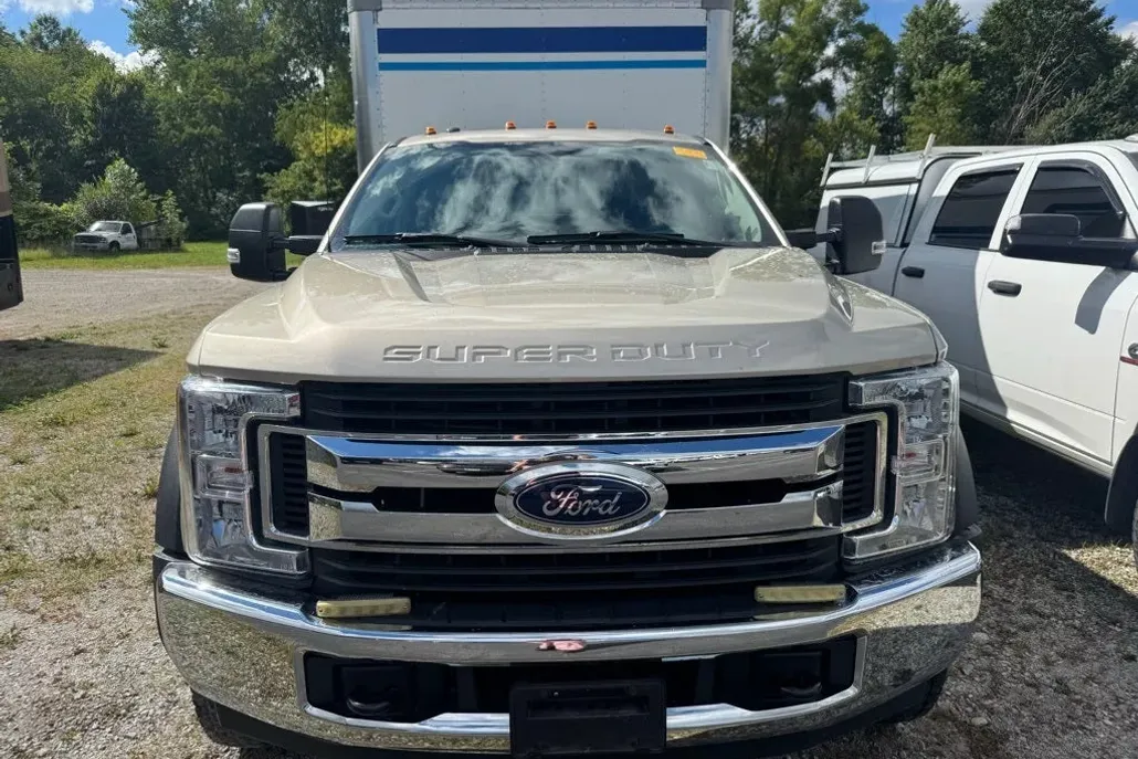 2017 Ford F-450 photo 1