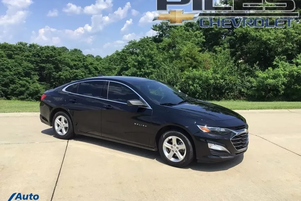 2020 Chevrolet Malibu LS photo 1
