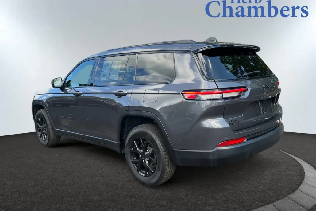 2024 Jeep Grand Cherokee Altitude photo 1