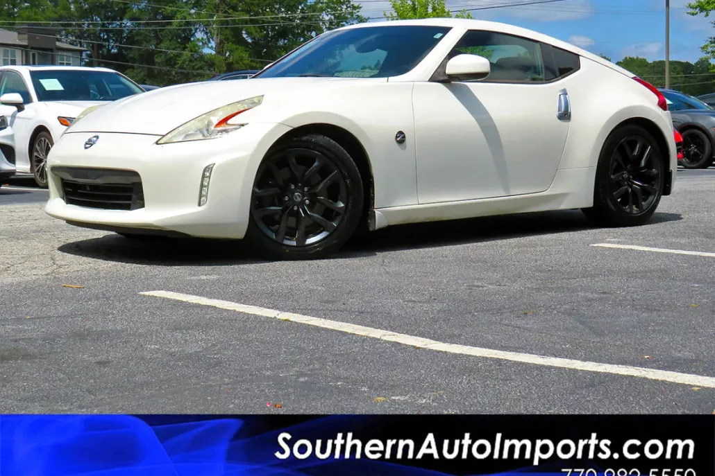 2016 Nissan 370Z Touring photo 1