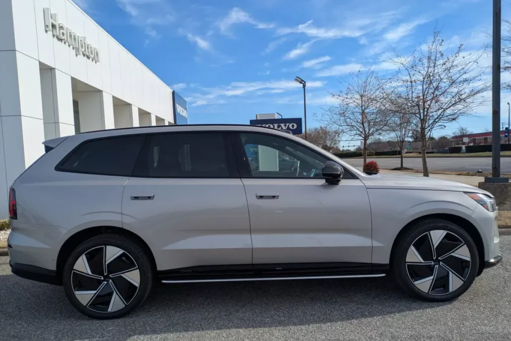 2025 Volvo EX90 Twin Motor Ultra photo 1