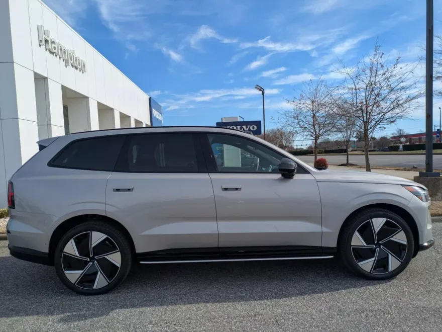 2025 Volvo EX90 Twin Motor Ultra photo 1