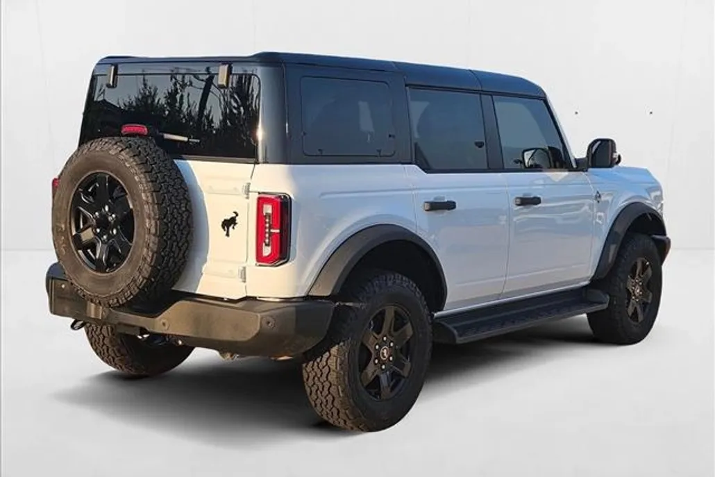 2025 Ford Bronco Outer Banks photo 1